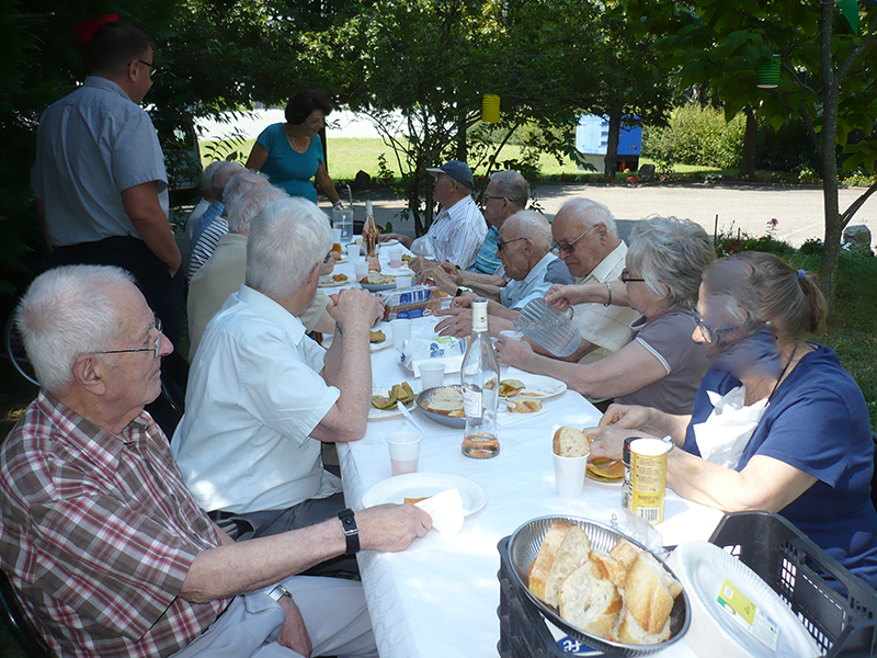 barbecue ehpad le montet
